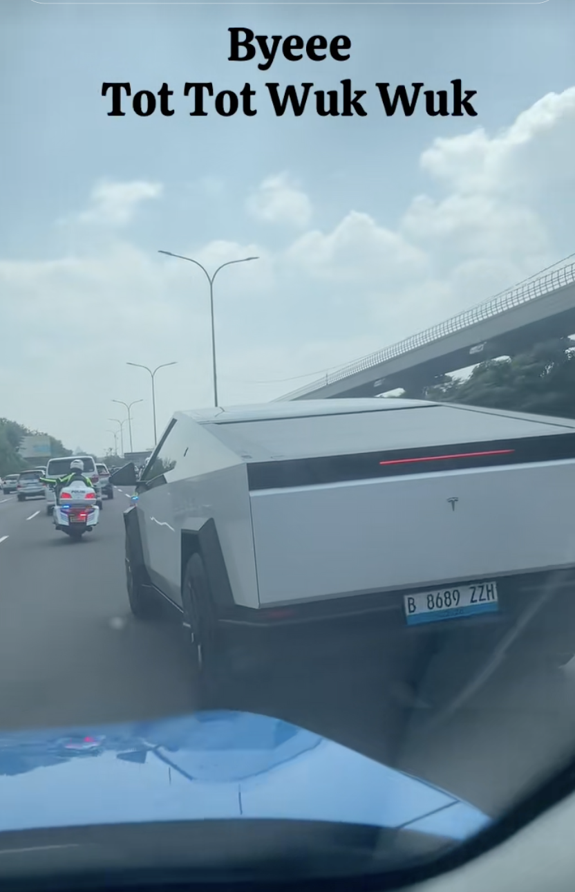Tesla Cybertruck berplat ZZH